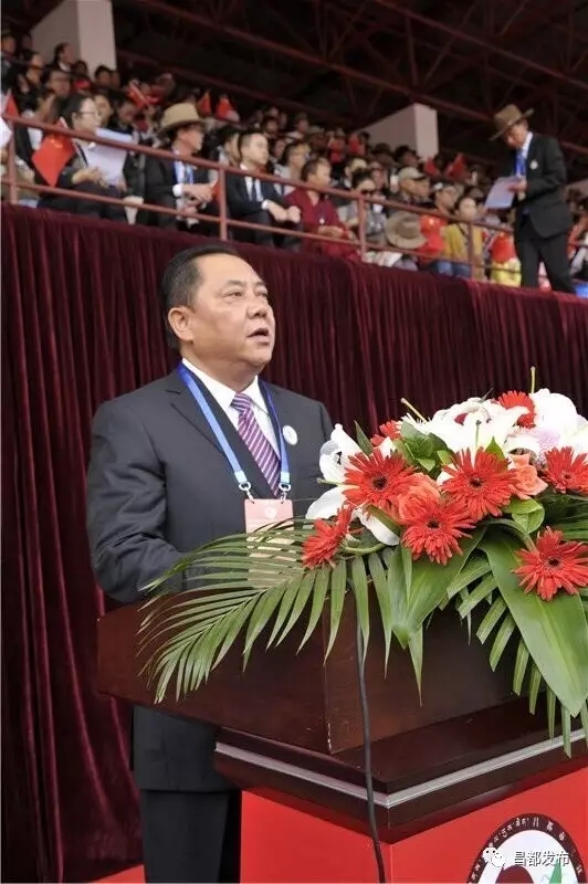 市委常务副书记,市政协主席,市委政法委书记佘兴宇主持.